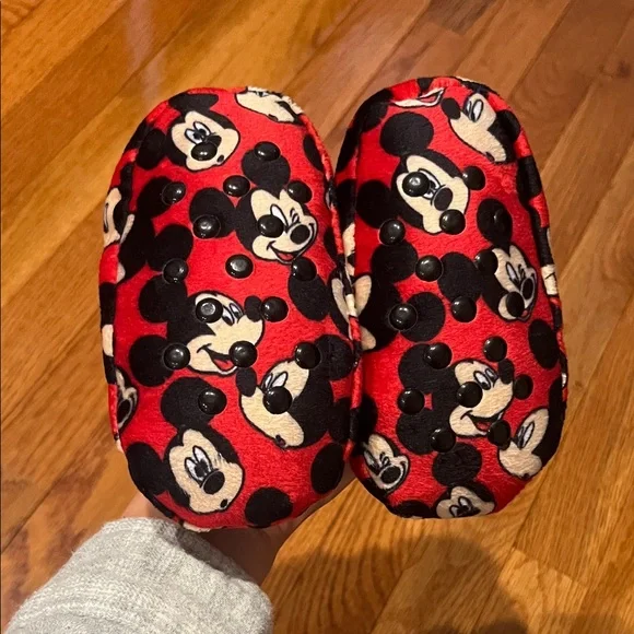 Mickey Mouse Red 2T / Boy / Kids Slippers NWOT - Picture 3 of 4